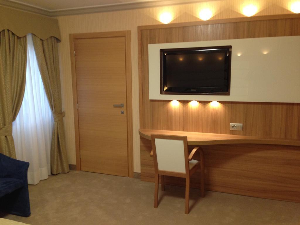 Hotel Vela D'Oro Dependence Bardolino Værelse billede