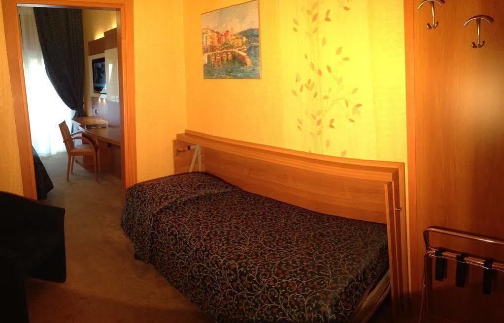 Hotel Vela D'Oro Dependence Bardolino Eksteriør billede